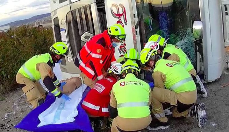 MENOS EJÉRCITOS. MÁS SANITARIOS Y BOMBEROS